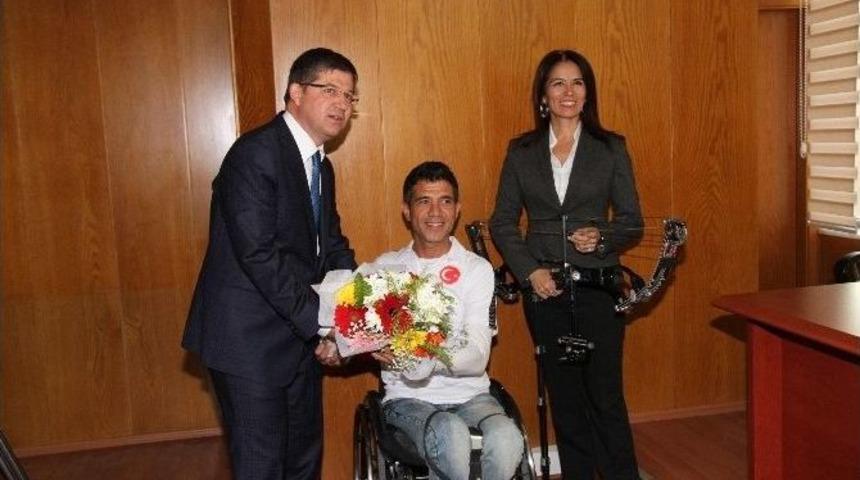 Milli Ok&ccedil;uya Tekerlekli Sandalye