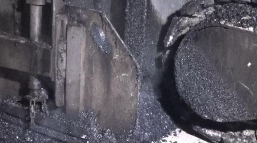 Kars Belediyesi Asfalt &Ccedil;alışmalarını S&uuml;rd&uuml;r&uuml;yor