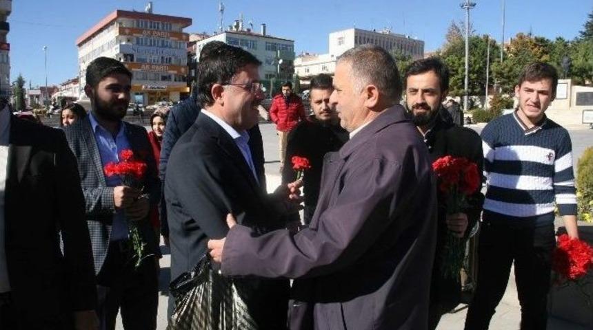 Ak Parti Yozgat Milletvekili Yusuf Başer&rsquo;den Vatandaşa Karanfilli Teşekk&uuml;r