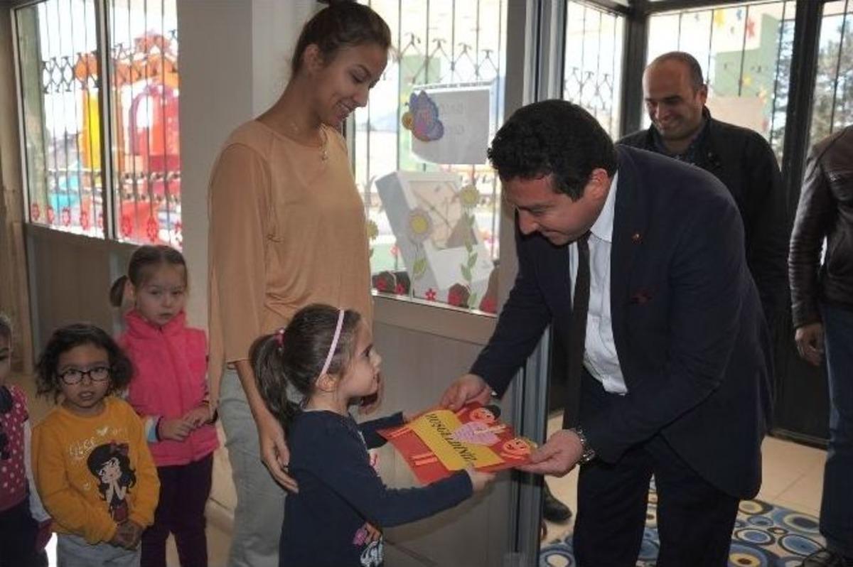 Başkan Bakıcı Minik &Ouml;ğrencilerle