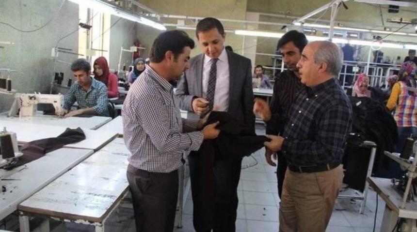 Kaymakam Sağ, Tekstil İşletmelerini Gezdi