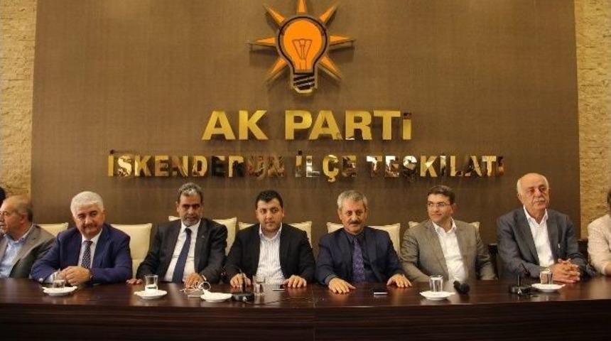 Ak Parti Hatay Milletvekilleri İskenderun İl&ccedil;e Teşkilatını Ziyaret Ettiler
