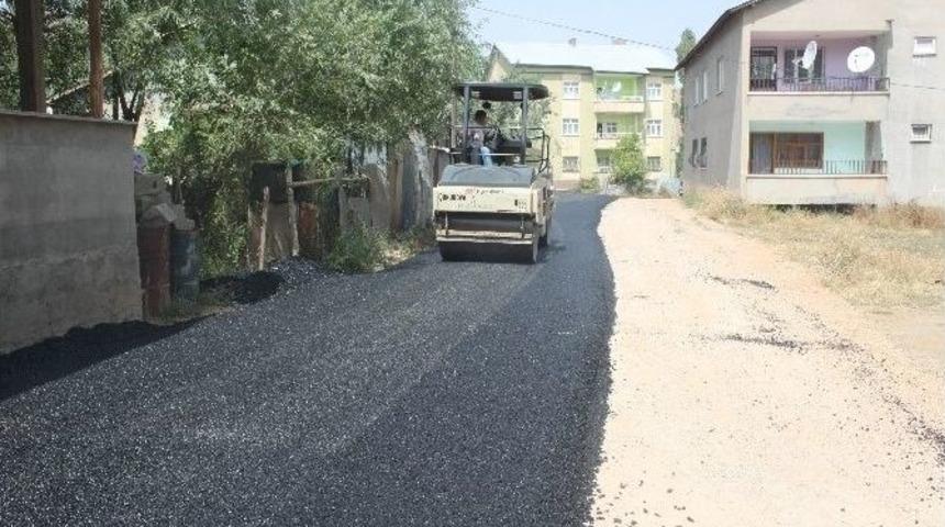Muş Belediyesi, Asfalt &Ccedil;alışmalarına Devam Ediyor