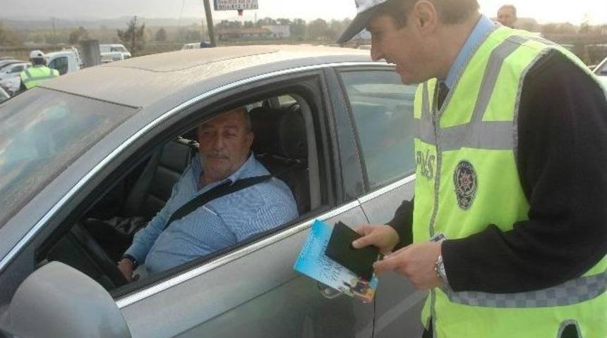 Kocaali İl&ccedil;e Emniyet M&uuml;d&uuml;rl&uuml;ğ&uuml;&rsquo;nden &ldquo;trafik Kuraldır, İlim Kitaptır&rdquo; Kampanyası