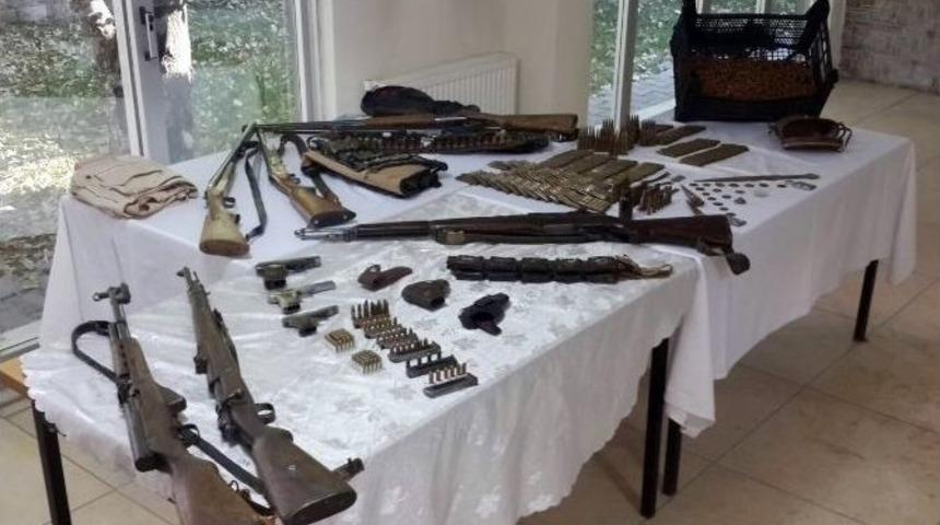 Tatvan’da Ev Baskınlarında Mühimmat Ele Geçirildi