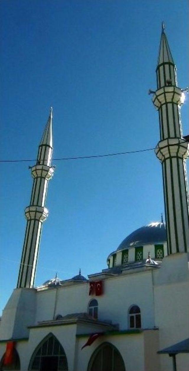 Kırgızistan Cumhuriyeti Ankara Büyükelçisi Erciş’te Cami Açtı