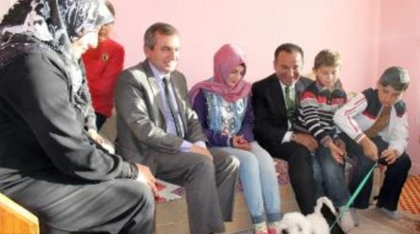 Minik &Ouml;mer Faruk Yaptığı İyiliğin Karşılığını Bir Bir Alıyor