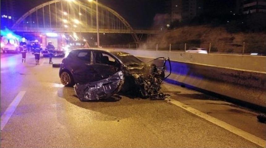 Otoyolda Yarış Yapan Gen&ccedil; Kazada &Ouml;ld&uuml;