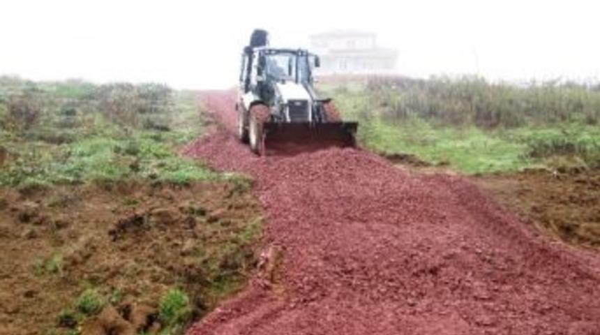 &Ccedil;ubuklu&rsquo;daki Kadastro Yollarına Stabilize Serildi