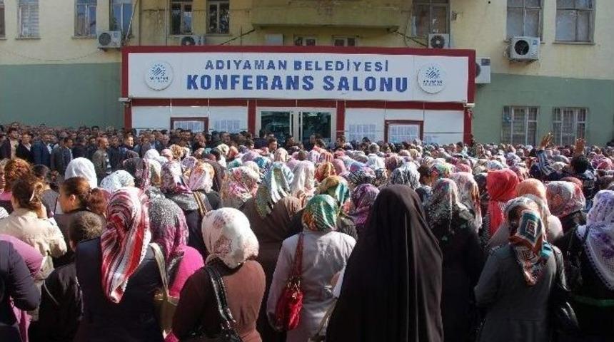 200 Kişilik İş İ&ccedil;in 3 Bin Kişi Başvurunca İzdiham Yaşandı
