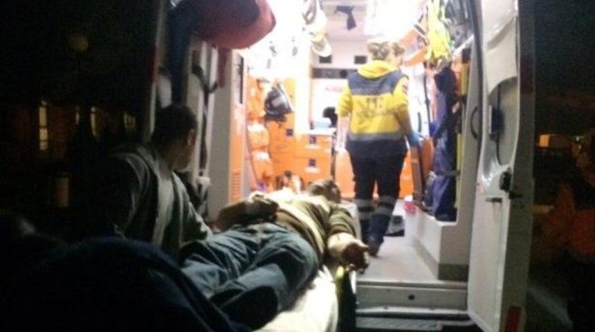 Hastanede Keserli, Bı&ccedil;aklı Kavga: 6 Yaralı