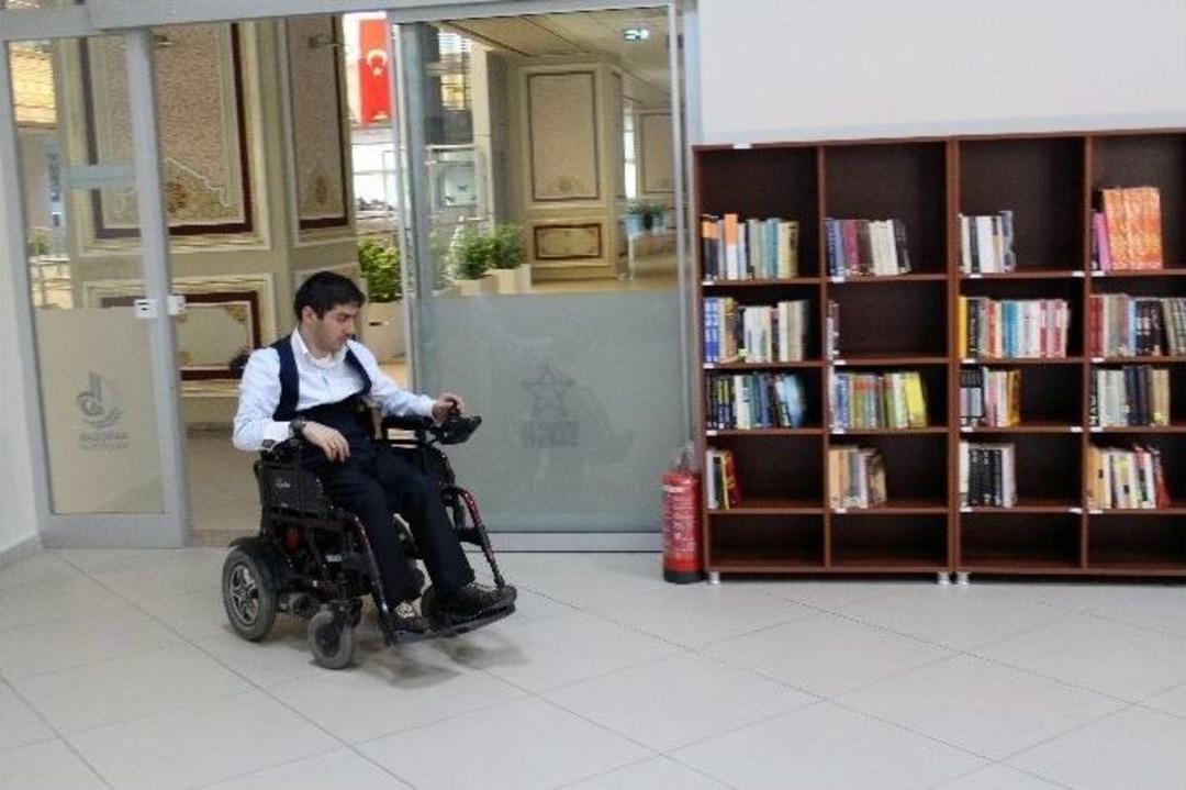 (&ouml;zel Haber) Polis Olamadı Kitabını Yazdı