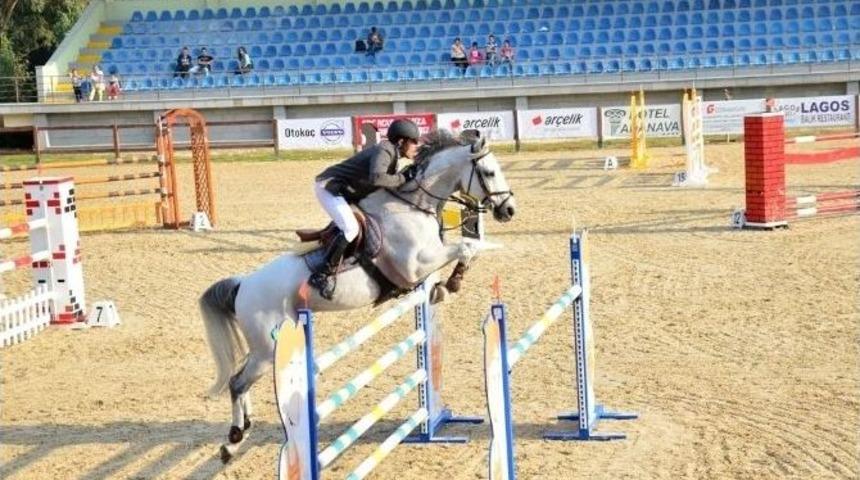 Cumhuriyet Kupası&rsquo;nın Sahibi &Ouml;zkan Oldu