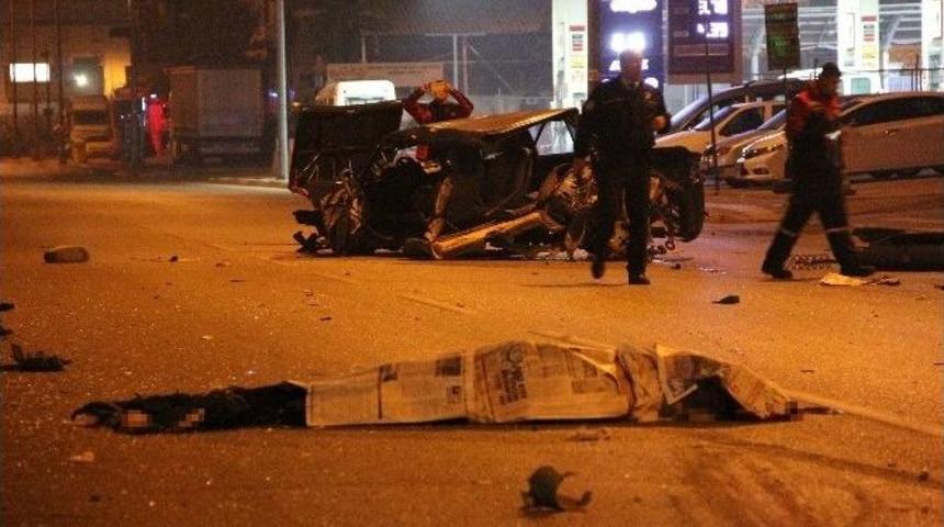 Koruma Duvarına &Ccedil;arpan Ara&ccedil; S&uuml;r&uuml;c&uuml;s&uuml;n&uuml;n Kafası Koptu