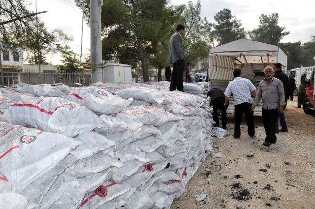 Akçakale’de Fakir Ailelere Kömür Yardımı