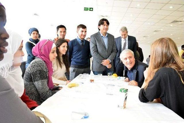 Rektör Gündoğan’ın Öğrenci Buluşmaları