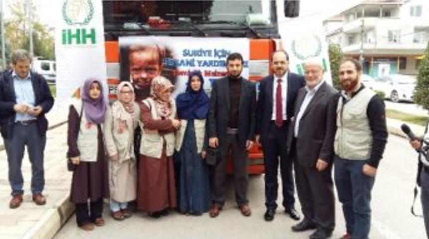 Suriye&rsquo;ye İnsani Yardım Tır&rsquo;ı Başiskele Belediyesi &Ouml;n&uuml;nden Yola &Ccedil;ıktı