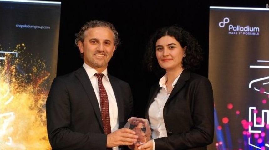 Defacto&rsquo;nun Başarıları &rsquo;hall Of Fame&rsquo; İle &Ouml;d&uuml;llendirildi