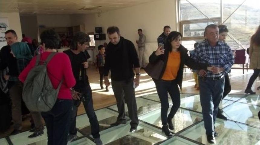 Gazeteciler Ak&ccedil;adağ&rsquo;ı Gezdi