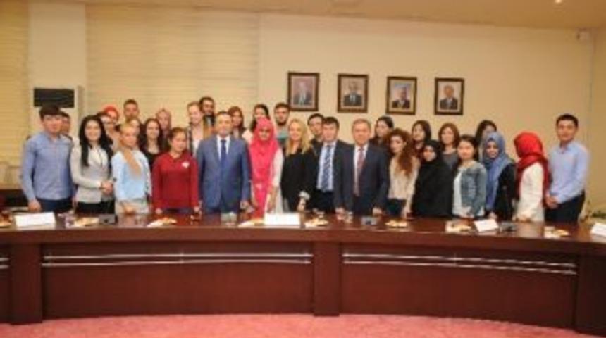 A&uuml;&rsquo;nden Mevlana Programı &Ouml;ğrencilerine &ldquo;hoş Geldin Toplantısı&rdquo;