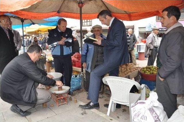 Niksar’da Tartı Aletlerine Zabıta Denetimi