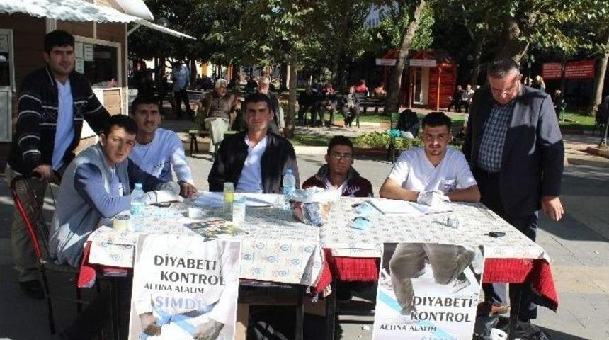 &Uuml;cretsiz Kan Şekeri &Ouml;l&ccedil;&uuml;m&uuml; Yapıldı