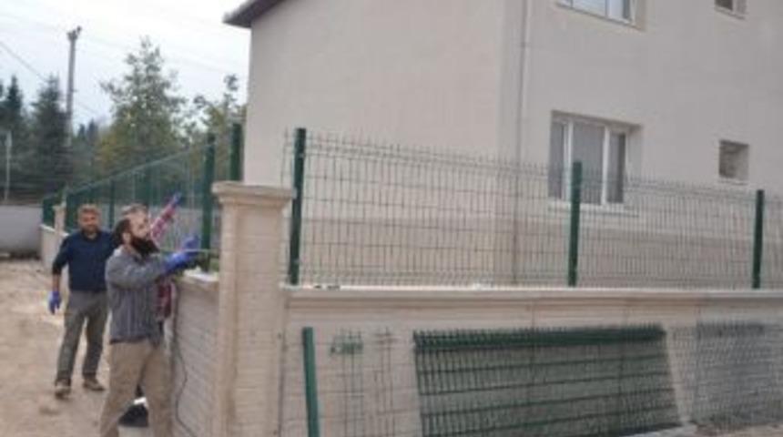 Kartepe Belediyesi&rsquo;den Jandarma Lojmanlarına G&uuml;venli Tel