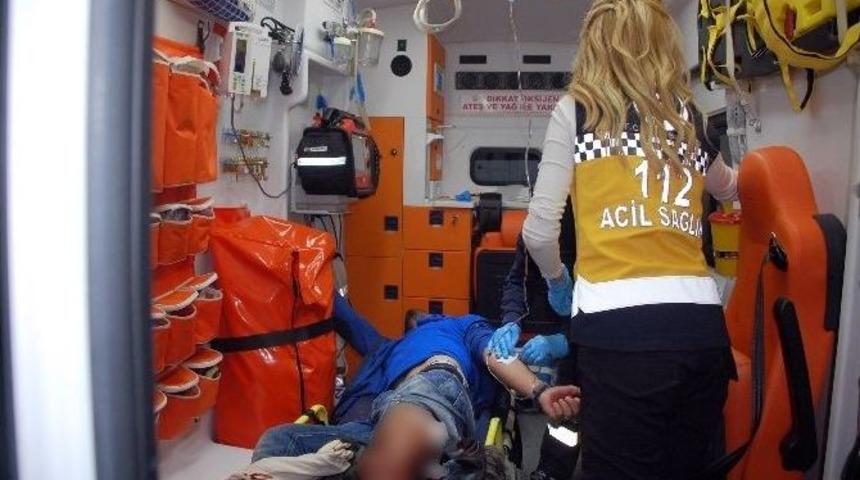 19 Yaşındaki Gen&ccedil; Sokak Ortasında Bı&ccedil;aklı Saldırıya Uğradı