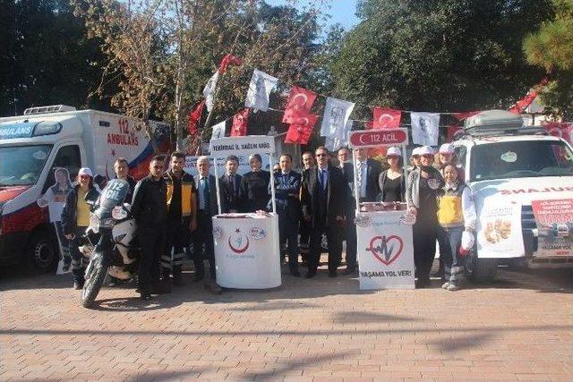 Vatandaşlar Organ Doku Bağışı Standında Bilgilendiriliyor