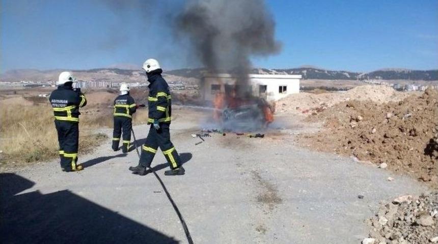 Otomobil Alev Alev Yandı