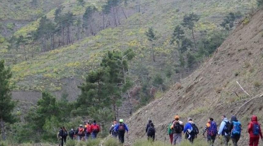 Ata&rsquo;yı Anma Spil Dağı Zirve Tırmanışı Yapıldı
