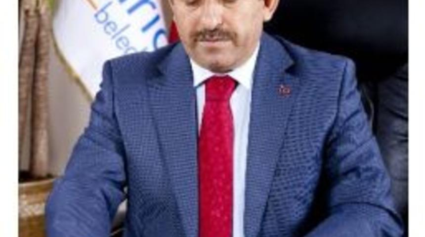 Cumhuriyet Emin Ellerde