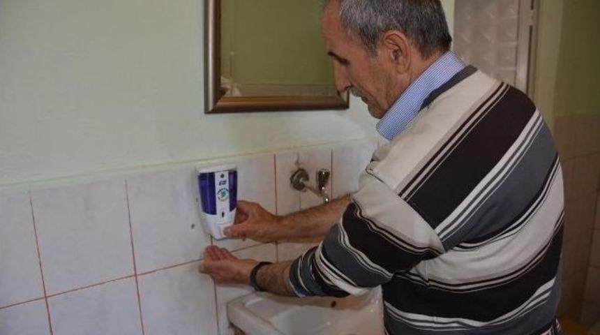 158 Camiye Temizlik Malzemesi Dağıtıldı