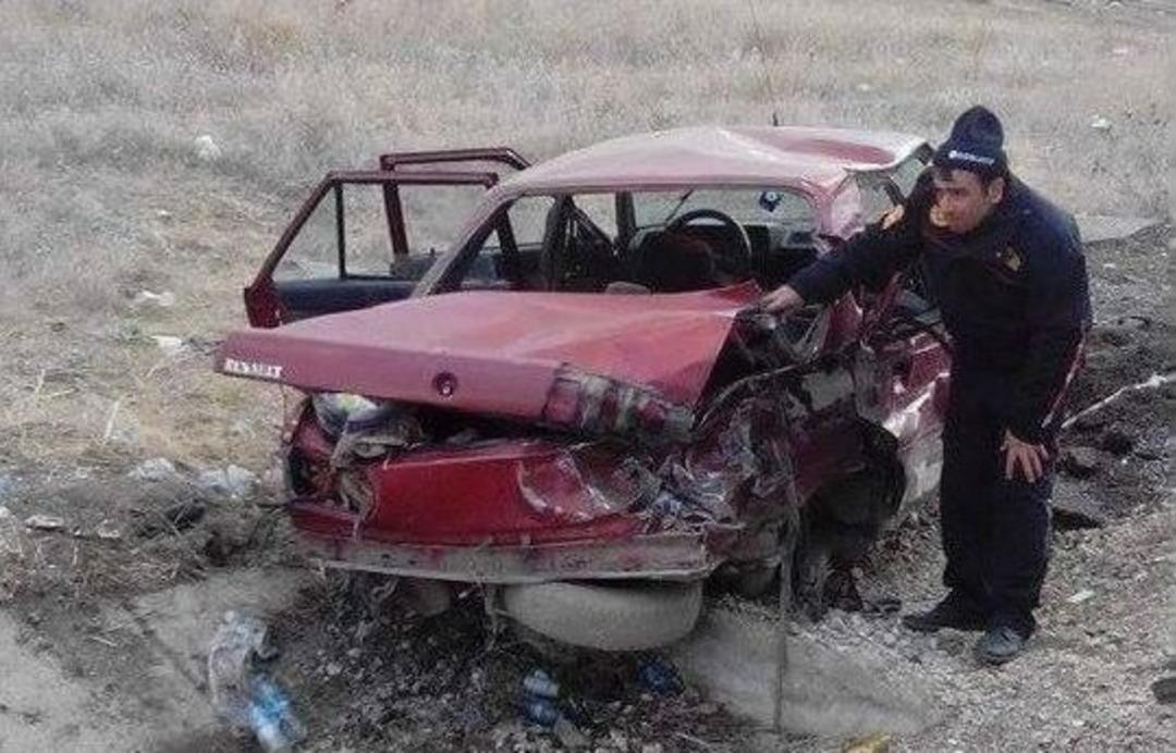 D&uuml;ğ&uuml;n Konvoyunda Kaza: 4 Yaralı