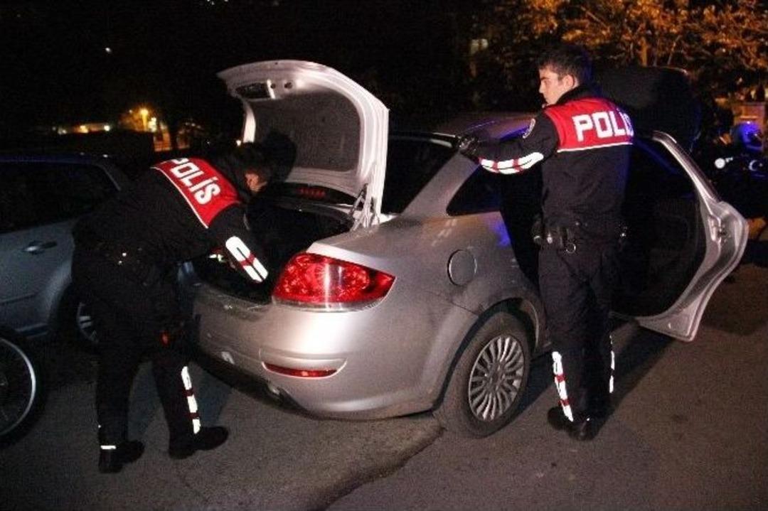 Yunusları G&ouml;r&uuml;nce Attığı Poşetten Uyuşturucu &Ccedil;ıktı