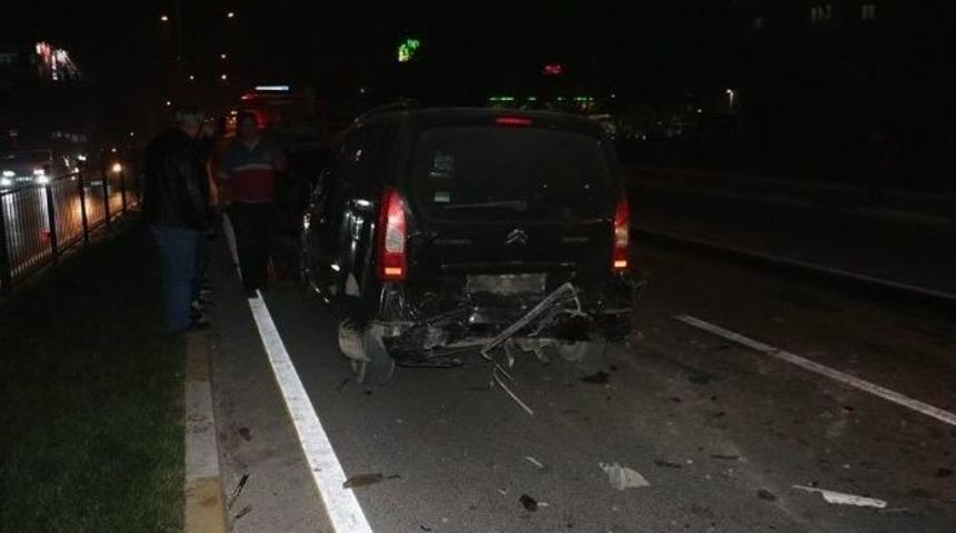 Trafik Kontrol&uuml; Yapan Polise Ara&ccedil; &Ccedil;arptı