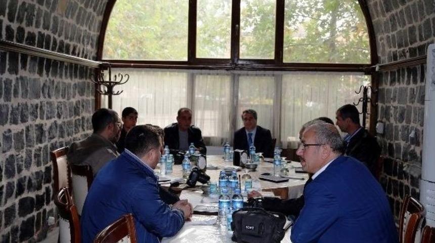 Siverek Kaymakamı Karag&uuml;l, Gazetecilerle Bir Araya Geldi