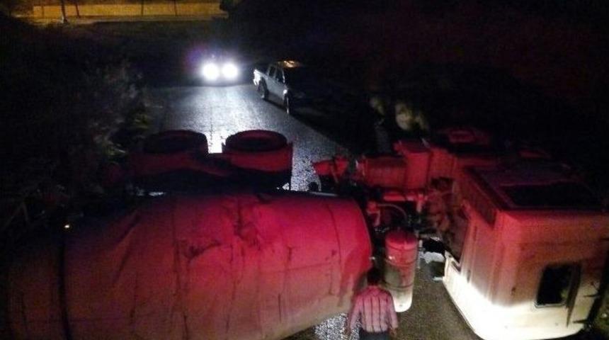 Beton Mikseri Yan Yattı: 1 Yaralı