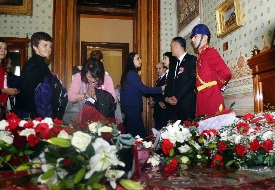 Dolmabah&ccedil;e Sarayı&rsquo;na Ziyaret&ccedil;i Akını