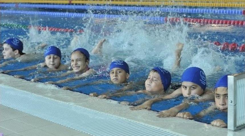 Yaz Spor Okullarında &Ccedil;ocuklar Havuzu Tercih Etti