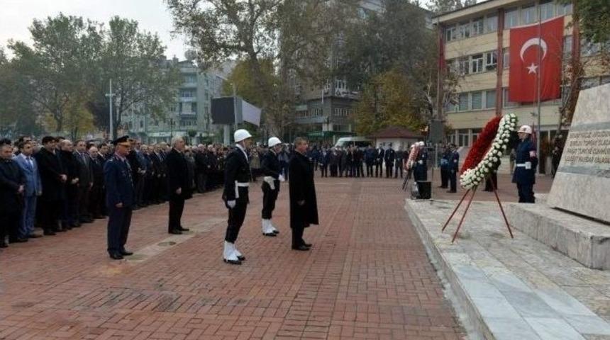 Atat&uuml;rk, Ebediyete İntikalinin 77. Yılında Anıldı