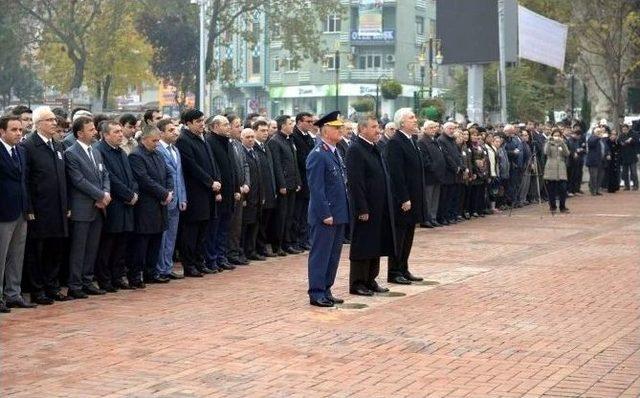 Atatürk, Ebediyete İntikalinin 77. Yılında Anıldı