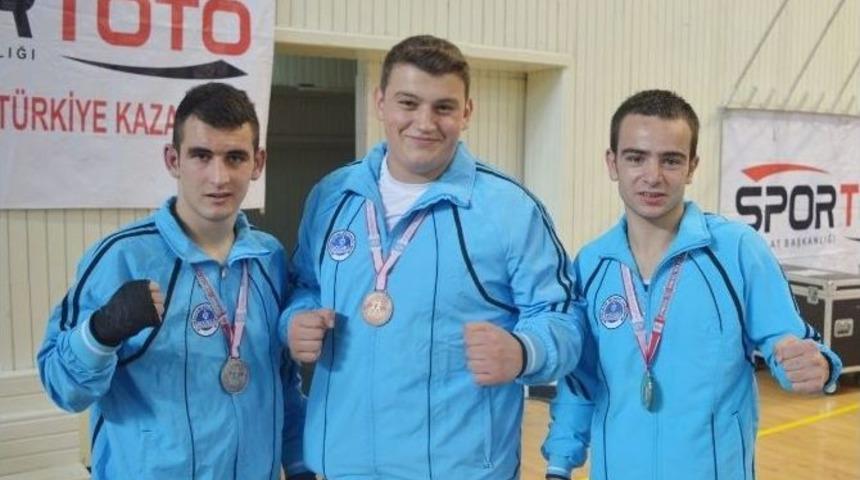 Kağıtsporlu D&ouml;rt Boks&ouml;r Finale Kaldı