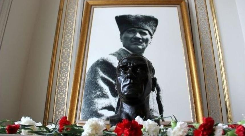 Atat&uuml;rk Yalova&rsquo;da Kaldığı Otelde Anıldı