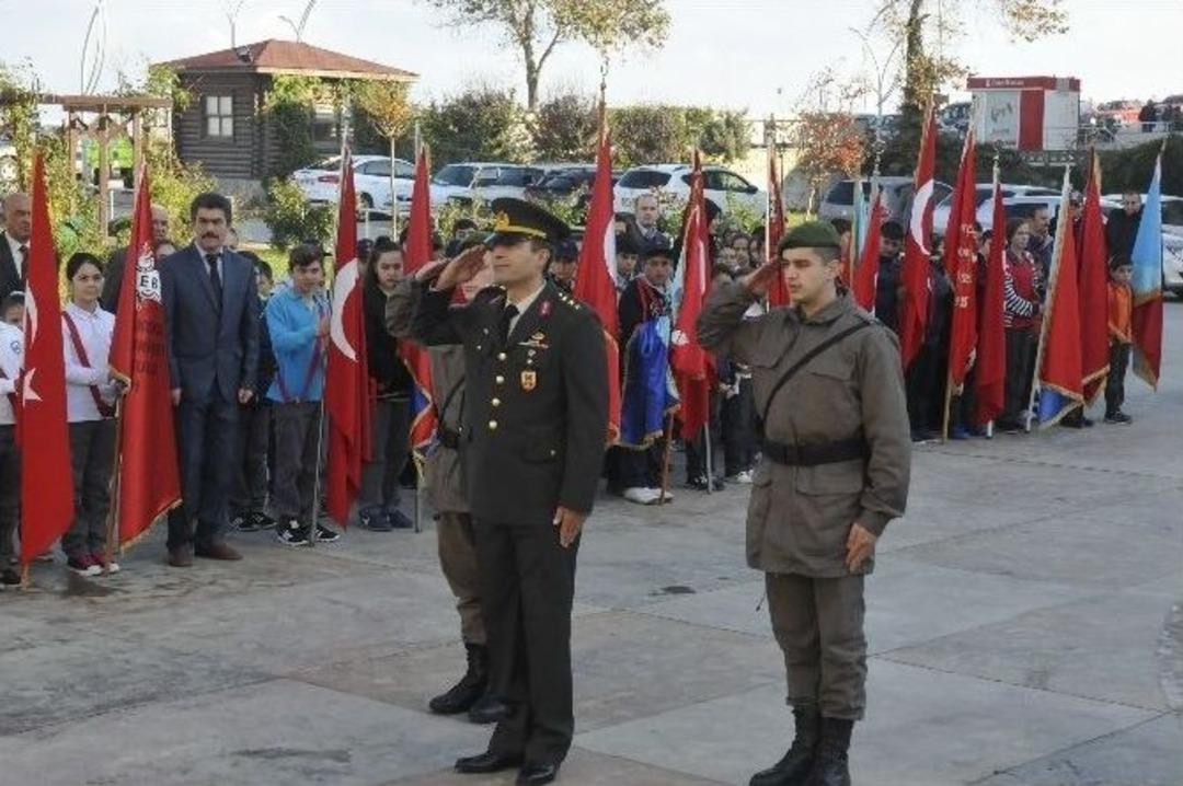 Atat&uuml;rk &Ouml;l&uuml;m&uuml;n&uuml;n 77. Yıld&ouml;n&uuml;m&uuml;nde Ak&ccedil;akoca&rsquo;da Anıldı