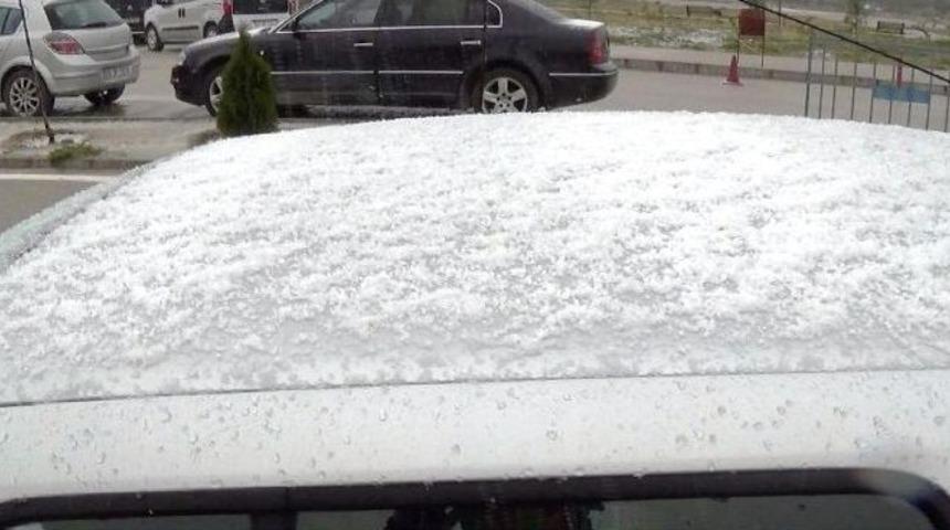 Van&rsquo;da Dolu Yağışı