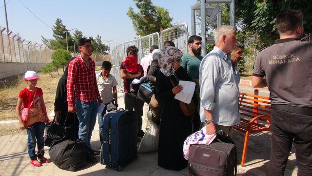 Bayram ziyaretine giden Suriyelilerden 3 bini dönmedi