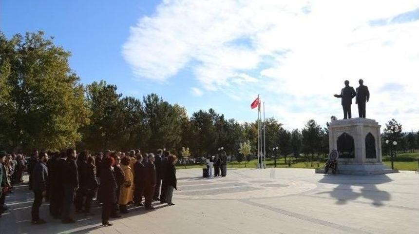 Ulu &Ouml;nder Atat&uuml;rk, İn&ouml;n&uuml; &Uuml;niversitesi&rsquo;nde De Anıldı