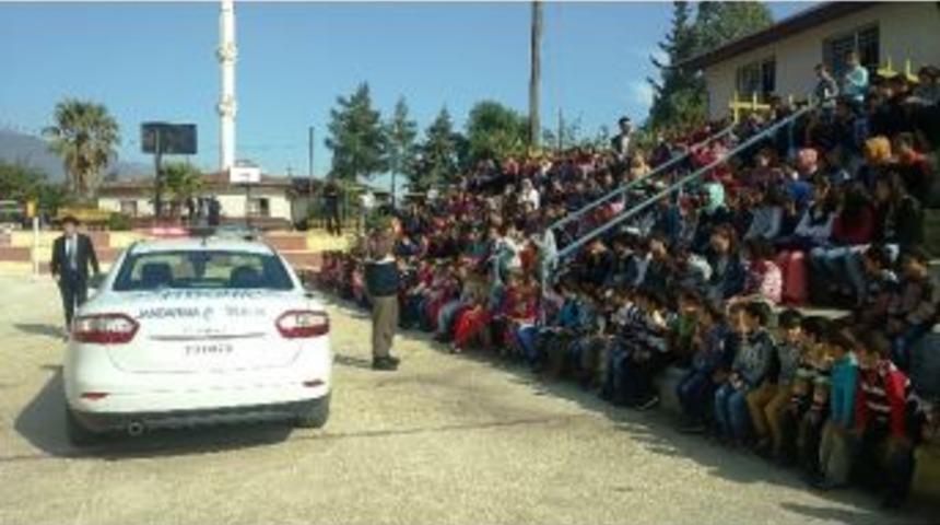 Jandarmadan &Ouml;ğrencilere Trafik Eğitimi