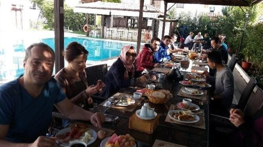 Manisalı Gazeteciler Akyaka&rsquo;ya Hayran Kaldı